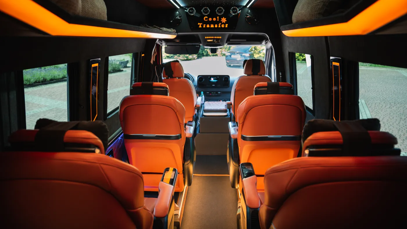 Салон Sprinter Cool Transfer для групових трансферів до Польщі